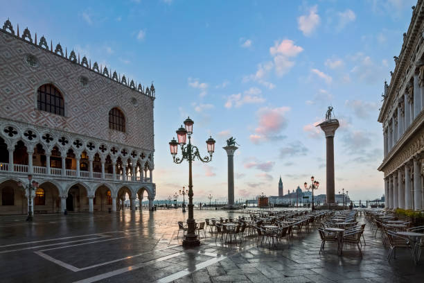 place saint-marc, venise, italie - lido photos et images de collection