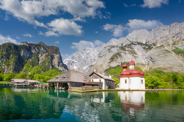 lago königssee mozzafiato - koenigsee foto e immagini stock