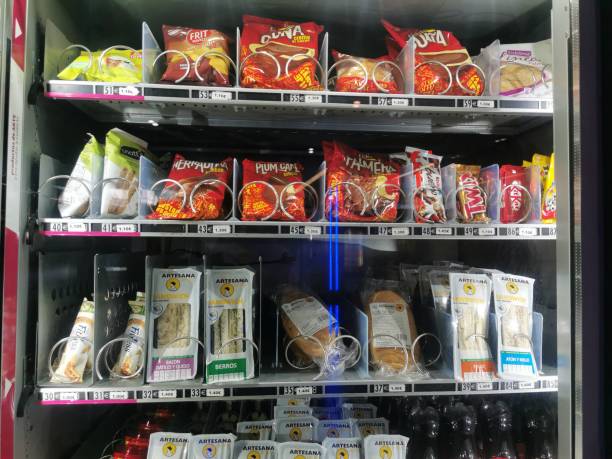 maszyna dostawcy - vending machine selling machine snack zdjęcia i obrazy z banku zdjęć