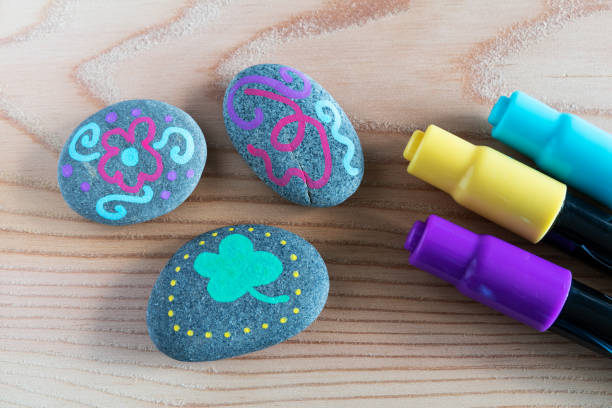 Game of painted and hidden stones