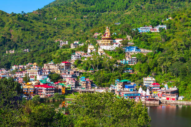 rewalsar buddhist town near mandi, india - padmasambhava imagens e fotografias de stock