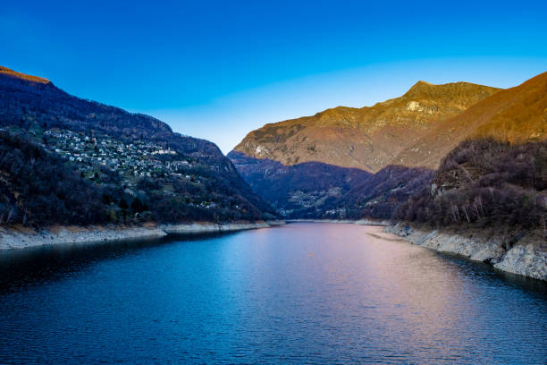 Lake Vogorno - Verzasca Ticino The reservoir on the Verzasca river is formed by the Verzasca Dam vogorno stock pictures, royalty-free photos & images