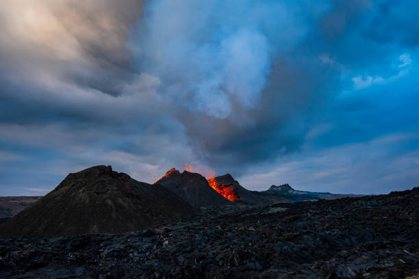istock Iceland Volcano Volcanic Eruption 1322215313