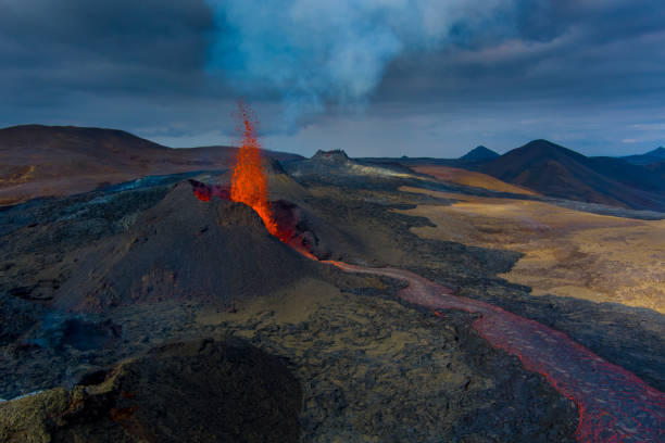 istock Iceland Volcano Volcanic Eruption 1322215425