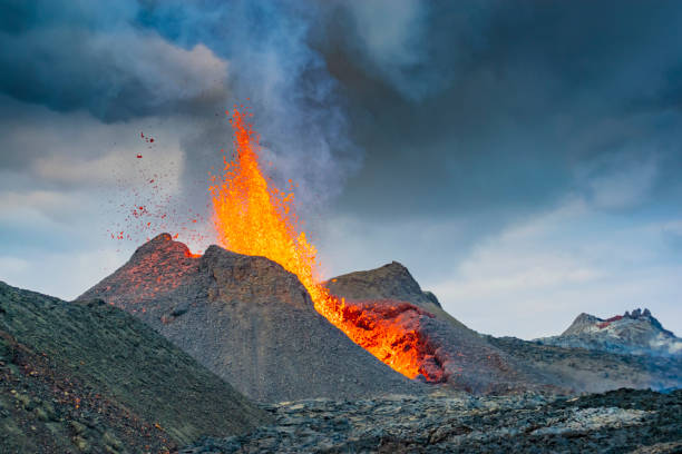 istock Iceland Volcano Volcanic Eruption 1322217822