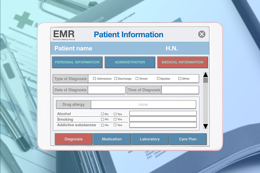 Historia clínica electrónica en tableta digital con fondo de herramienta manual para documentos y papeles. photo
