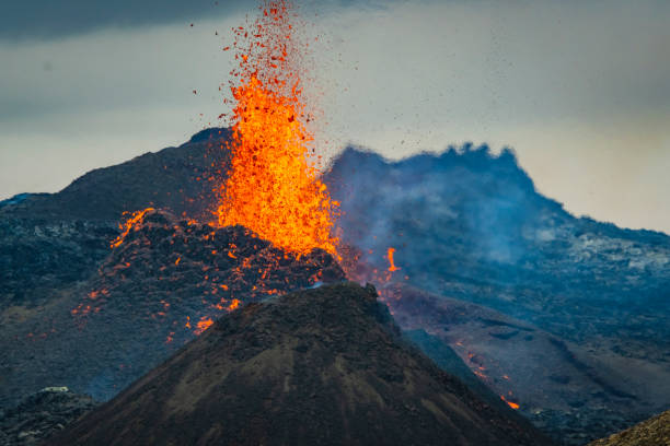 istock Iceland Volcano Volcanic Eruption 1322221170
