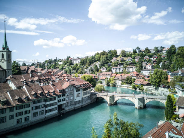 aare view berna, svizzera - bridge people berne river foto e immagini stock