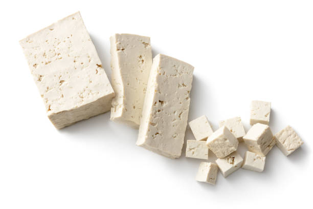 subsititutes de viande: tofu isolé sur fond blanc - tofu photos et images de collection