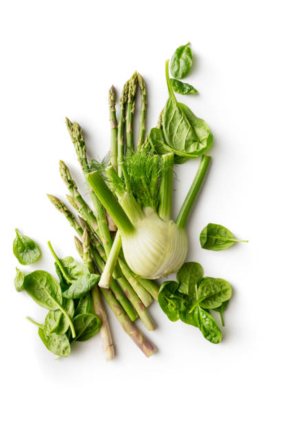 gemüse: fenchel, spinat und spargel auf weißem hintergrund isoliert - leaf vegetable asparagus green vegetable stock-fotos und bilder