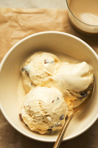 istock Malaga rum and raisins ice creams 1322315484