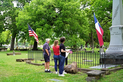 Elizabeth Crockett's Tombstone, Texas USA, A Family Visits