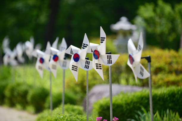 istock The Korean flag shaped pinwheel 1322332033
