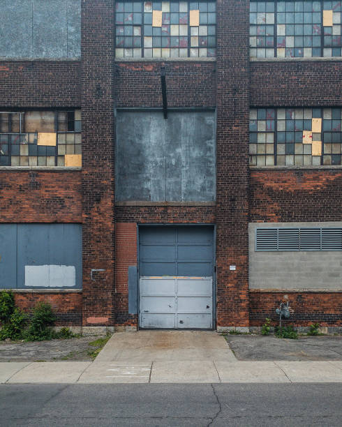 istock Garage Door on an Abandoned Factory 1322352259