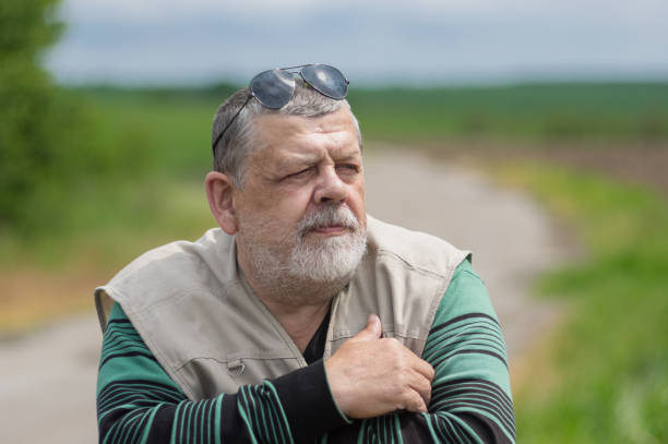 outdoor portrait of bearded Caucasian senior man wearing - fotografia de stock