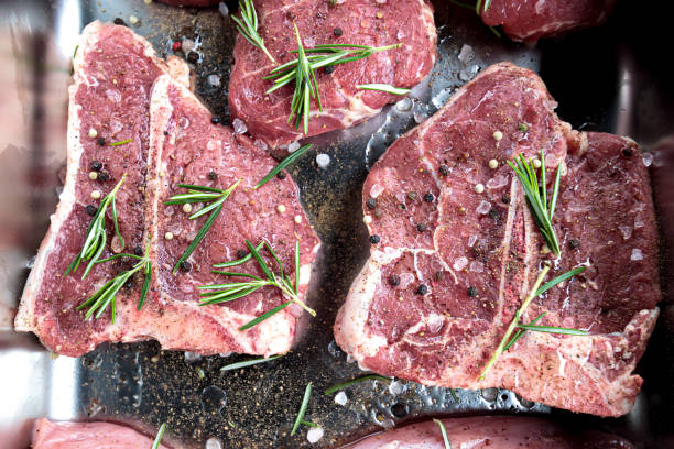 t bone steak raw veal meat. aged angus tbone beef - veal t bone steak raw steak imagens e fotografias de stock