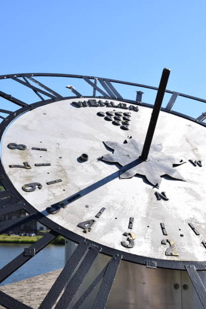 istock 5 p.m. on the sundial 1322636984