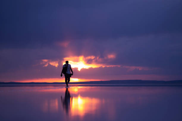 istock A traveling photographer at sunset 1322681138