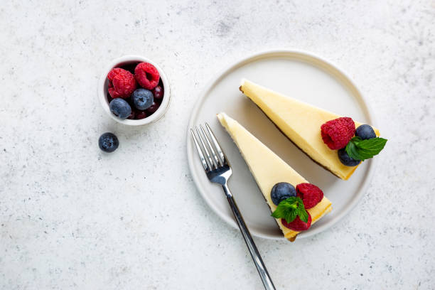 istock Classic New York cheesecake 1322731573