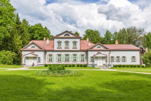 państwowe muzeum historyczne, artystyczne i literackie. abramtsevo, rosja - literary zdjęcia i obrazy z banku zdjęć