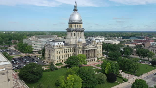 Aerial view of the state capitol building in Springfield, Illinois