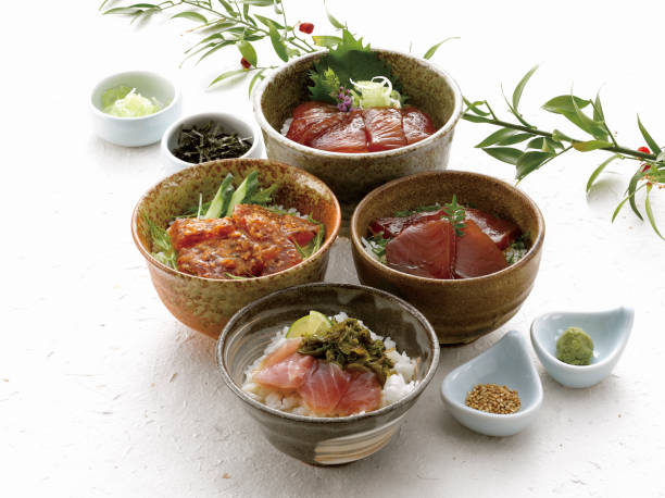 다양한 참치 그릇 - tuna food seafood japanese culture 뉴스 사진 이미지