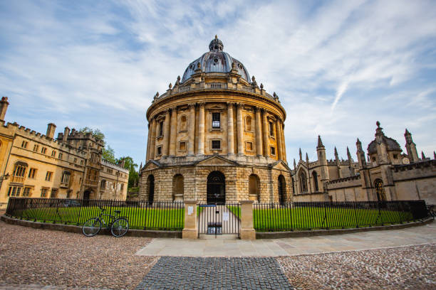 oxford radcliffe camera in lockdown - radcliffe camera imagens e fotografias de stock