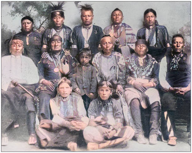 starožitné historické fotografie amerického námořnictva a armády: osage indians - spojené státy americké severní amerika fotky stock ilustrace