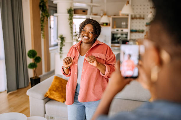istock Dancing for social media trend 1322856032