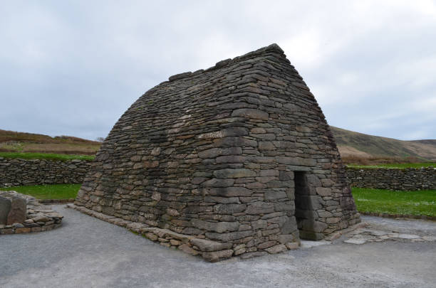 istock Iconic Gallarus Stone Oratory in Ireland 1322896349