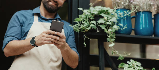 istock Covid-19 lockdown, order online, reviews on internet in mobile app 1322906032