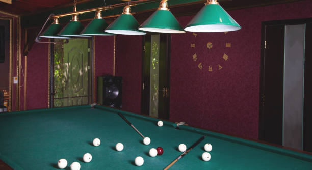 billiard room interior. green table for game - snooker table imagens e fotografias de stock