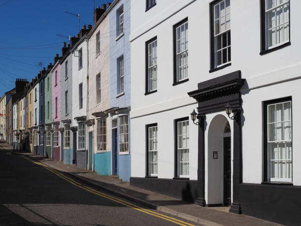 bridge street em chepstow - monmouth wales - fotografias e filmes do acervo