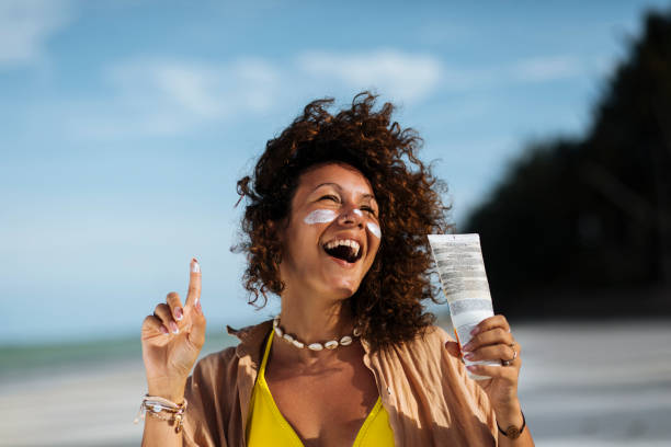 istock Adding a bit of beauty to the beach 1322927408