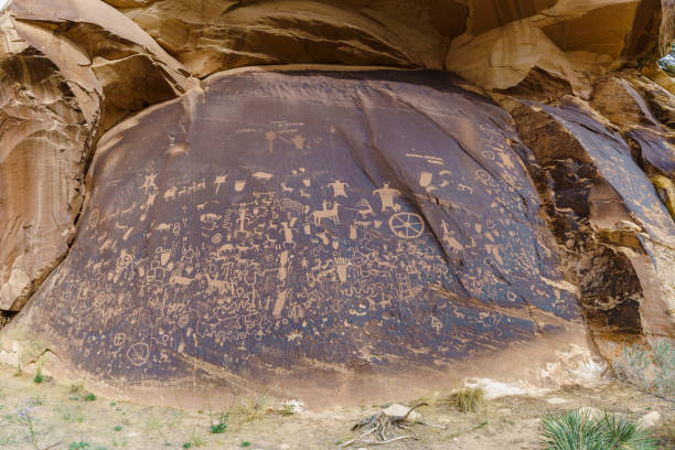 Petroglyph Art in Sedona Arizona Ancient Hopi petroglyphs in Arizona in mesa ruins cave painting photos stock pictures, royalty-free photos & images