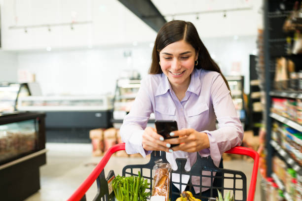 istock Do you need anything from the grocery shop? 1322934657