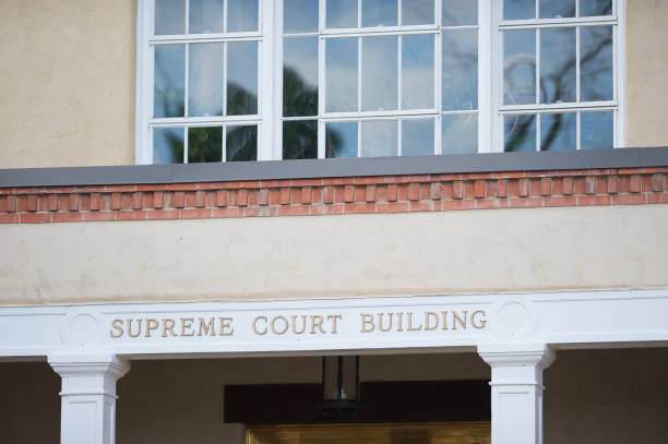 istock Supreme Court Building sign 1322937233