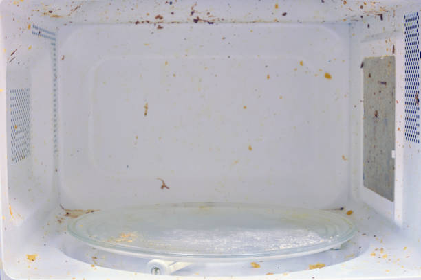 istock Microwave chamber that has not been washed for a long time 1322942106