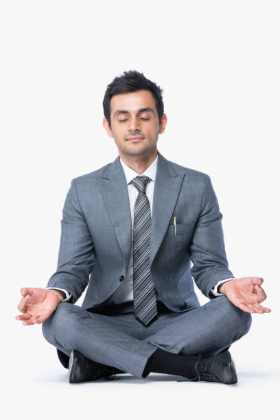 ヨガをしている若いビジネスマン:-ストック写真 - zen like meditating yoga business ストックフォトと画像