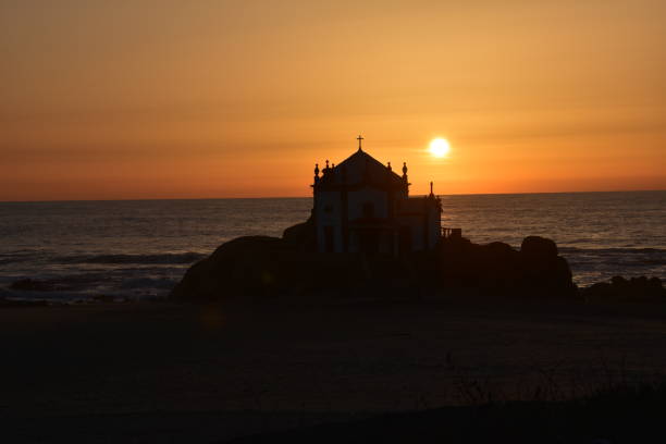 istock Sunset at Miramar, Portugal 1323026213