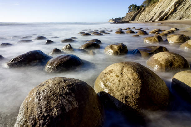 rauch auf dem wasser - mendocino county northern california california coastline stock-fotos und bilder