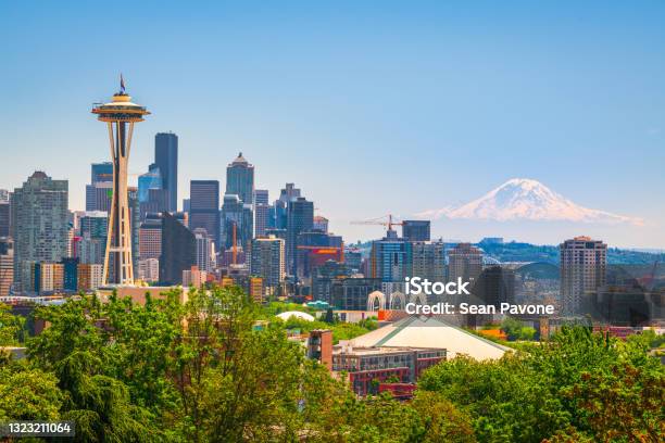 Seattle Washington Usa Downtown Skyline With Mt Rainier Stock Photo - Download Image Now