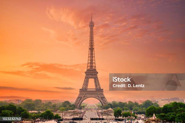 Eiffel Tower Sunset From The Trocadéro Stock Photo - Download Image Now - Eiffel Tower - Paris, Night, Travel