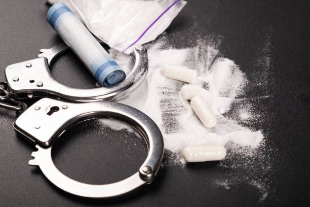 détention d’un trafiquant de sel, arrestation pour vente de drogues blanches - prison narcotic addictions arrest photos et images de collection