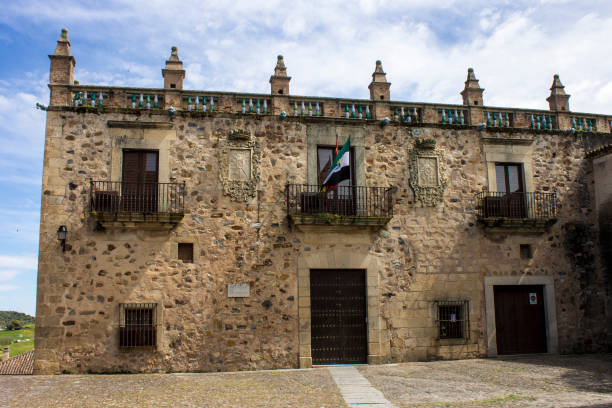 casco antiguo de cáceres, extremadura, españa - caceres fotografías e imágenes de stock