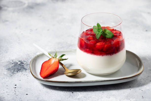 istock Vegan dairy free coconut cream panna cotta 1323334331