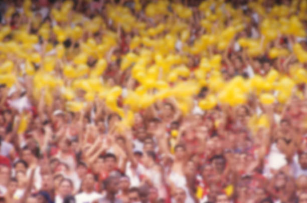 istock Crowd out of focus 1323368172
