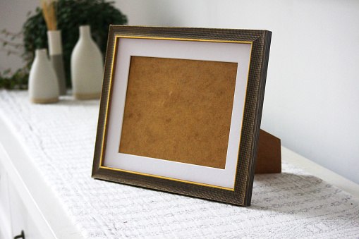 A landscape orientation frame with Mount inside and room to fit your image.