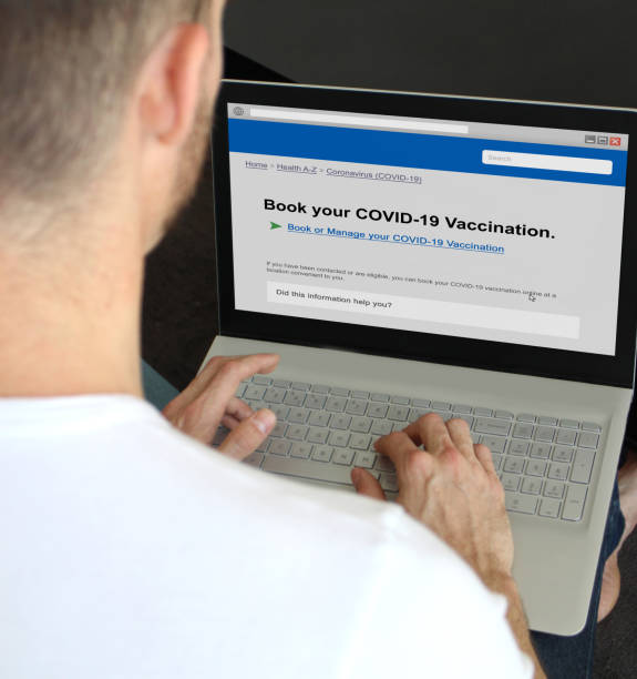 istock Booking COVID Jab Vaccination 1323378233