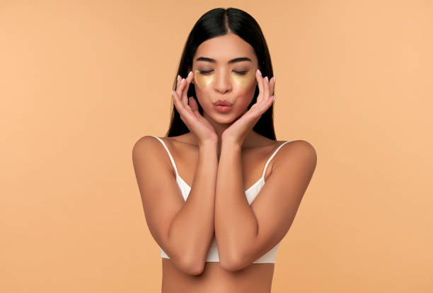istock Beauty woman on background 1323450925